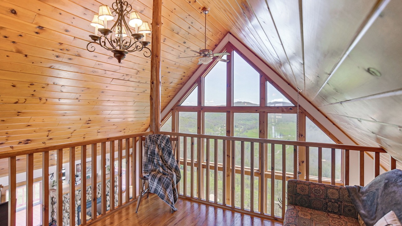 Photo of Livingroom in Mountain Base