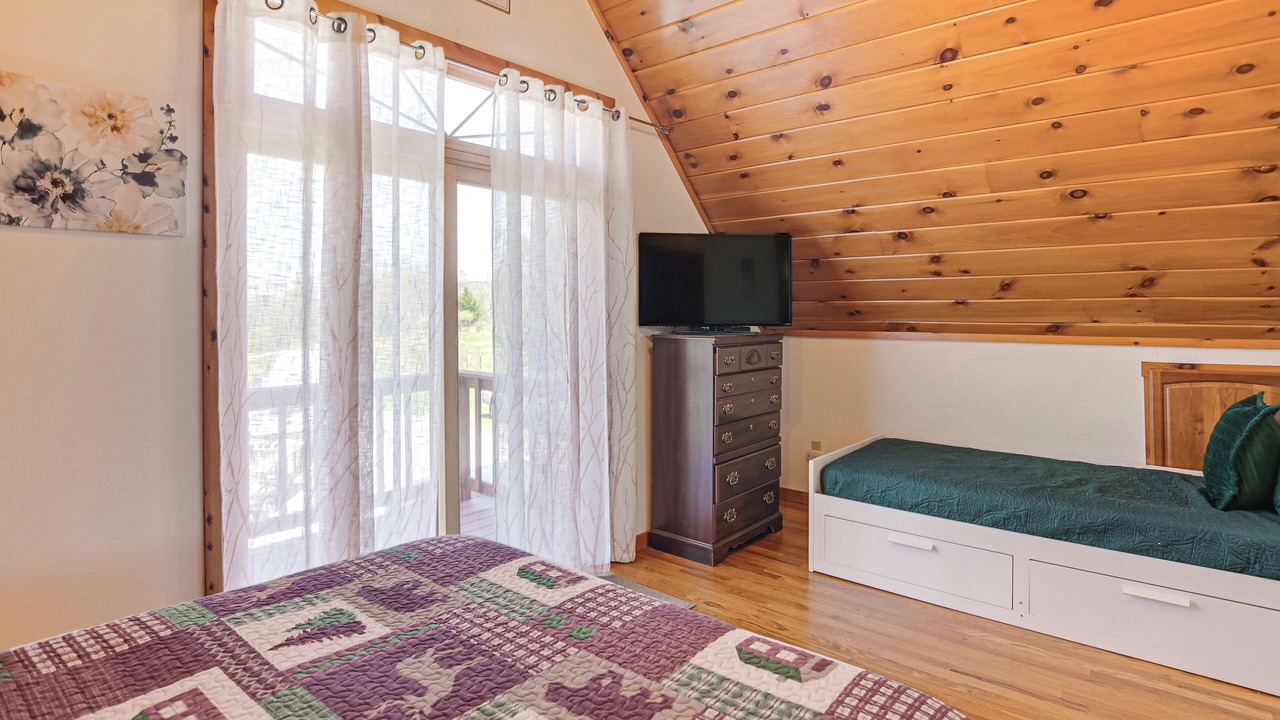 Photo of Bedroom in Mountain Base