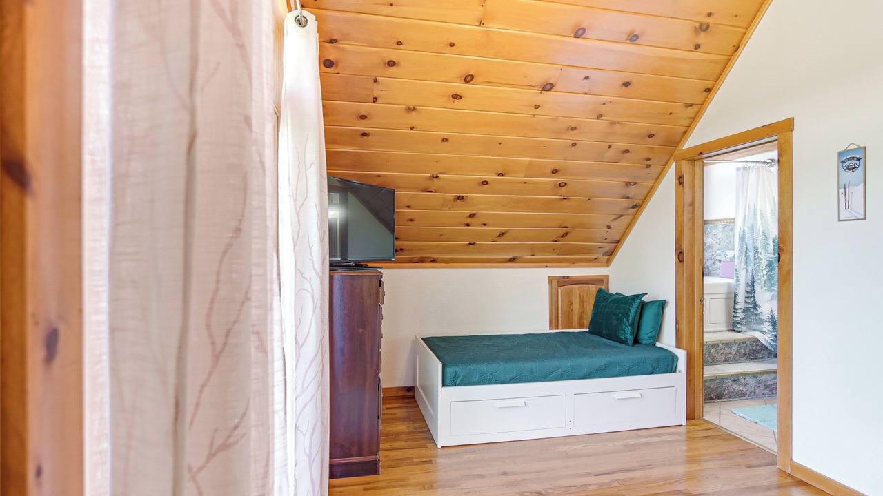 Photo of Bedroom in Mountain Base