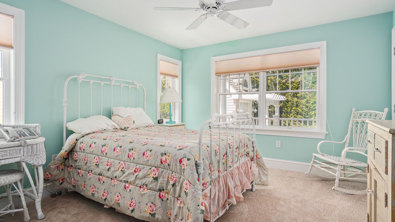 Photo of Bedroom in Avalon