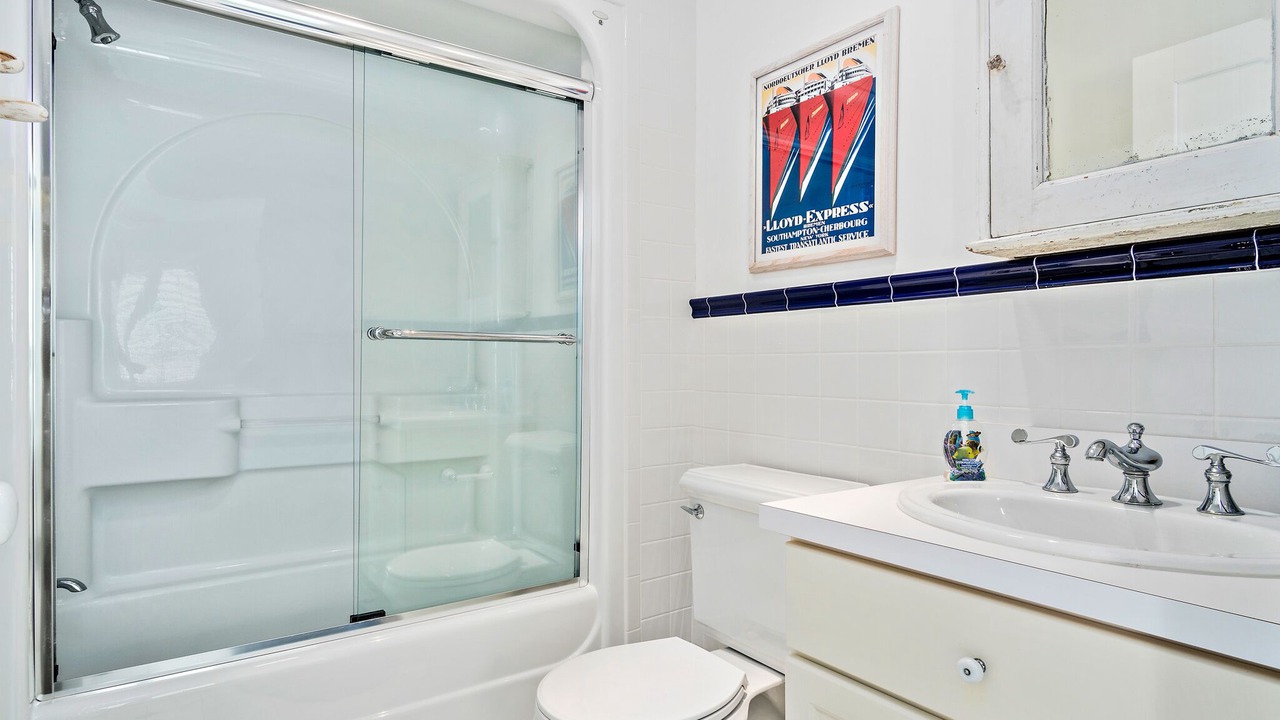 Photo of Bathroom in Avalon