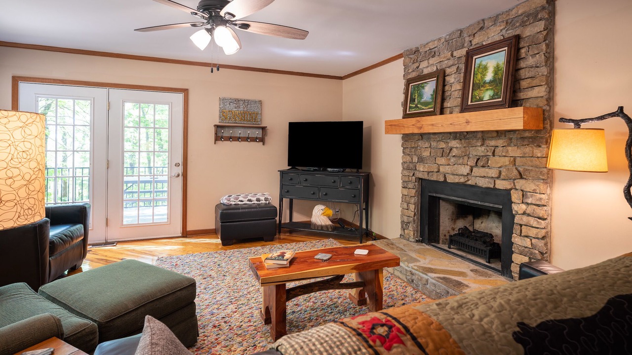 Photo of Livingroom in Cliff Ridge Colony