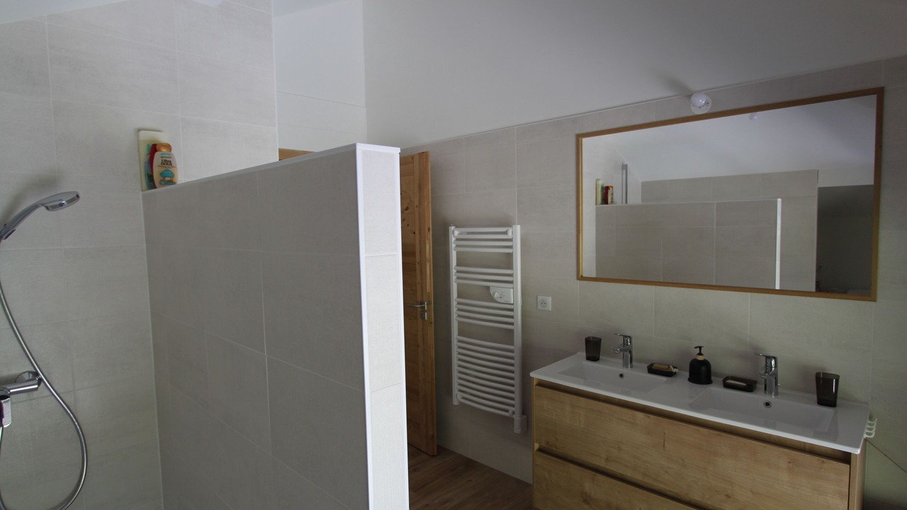 Photo of Bathroom in Talloires-Montmin