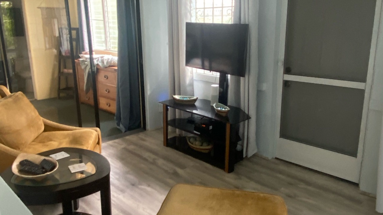 Photo of Livingroom in Estate Upper John Dunko