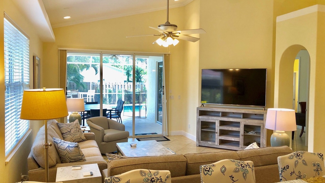 Photo of Bedroom in Naples Park
