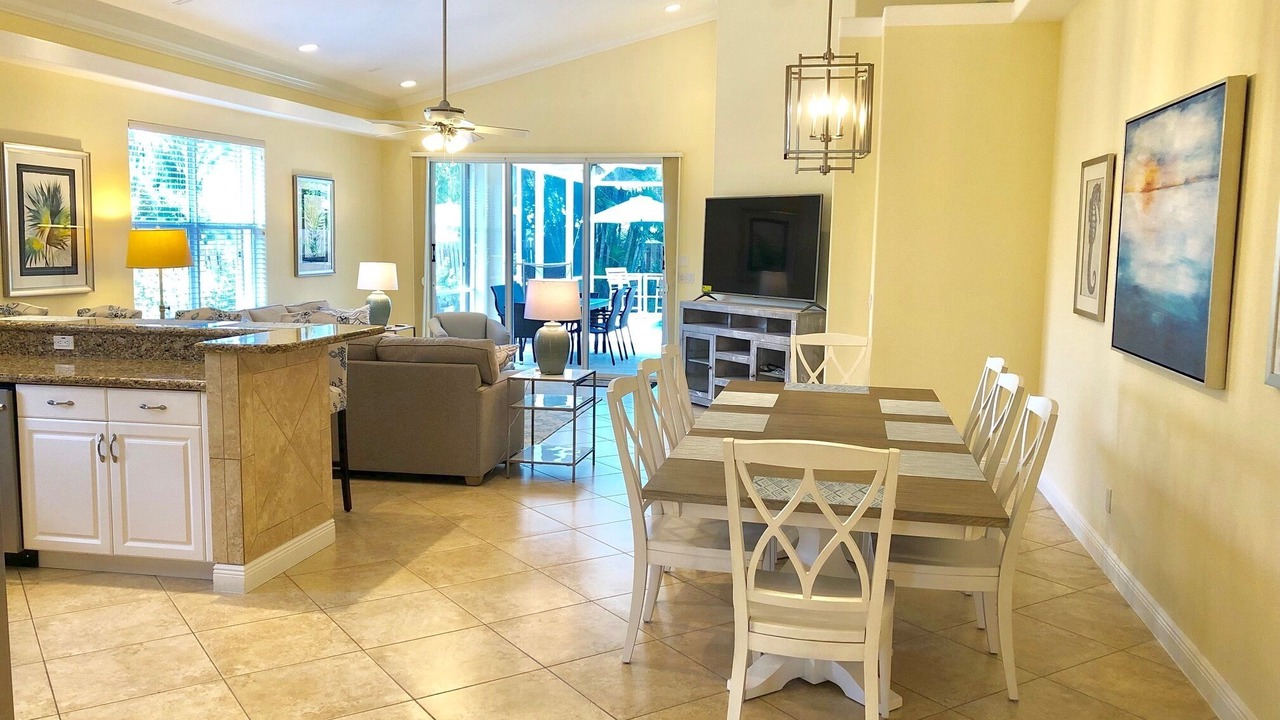 Photo of Bedroom in Naples Park