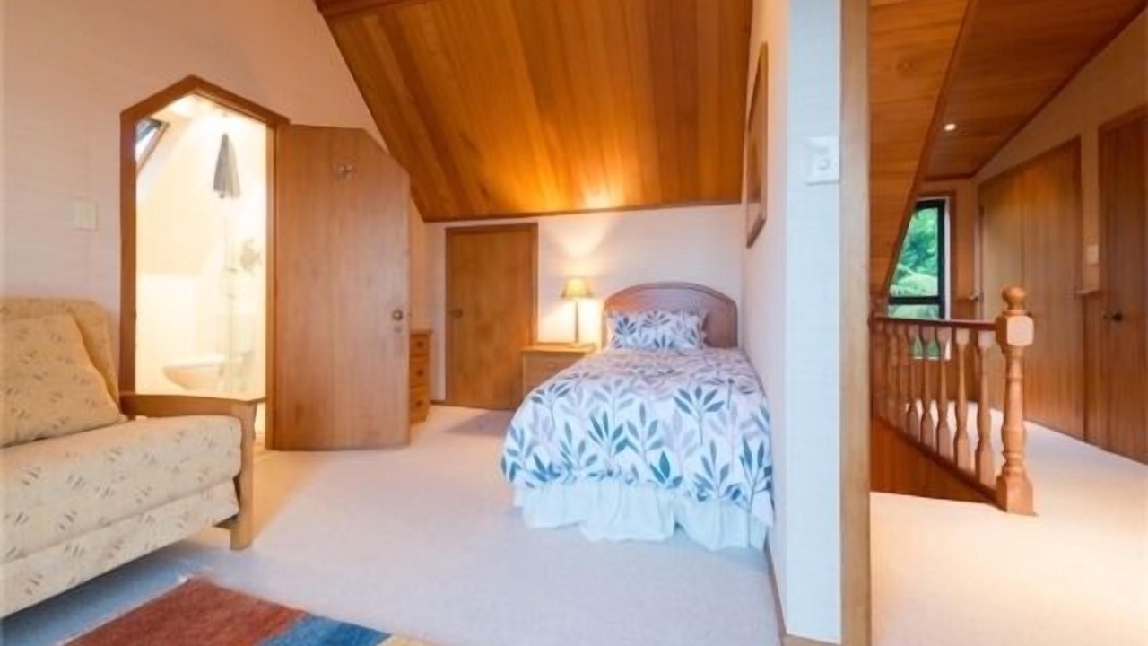 Photo of Bedroom in Russell