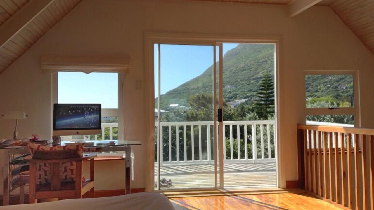 Photo of Bedroom in Noordhoek