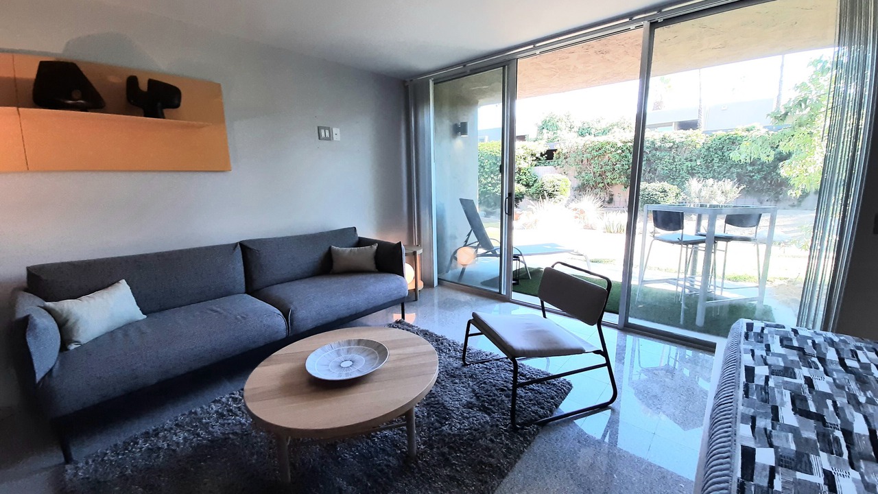 Photo of Livingroom in Palm Desert
