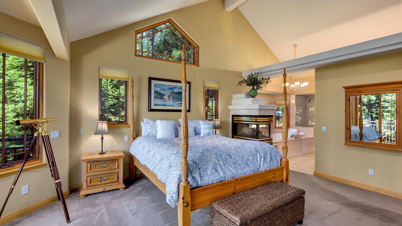 Photo of Bedroom in Country Club Estates