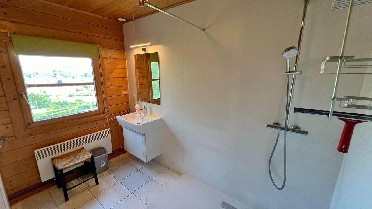 Photo of Bathroom in Hotton