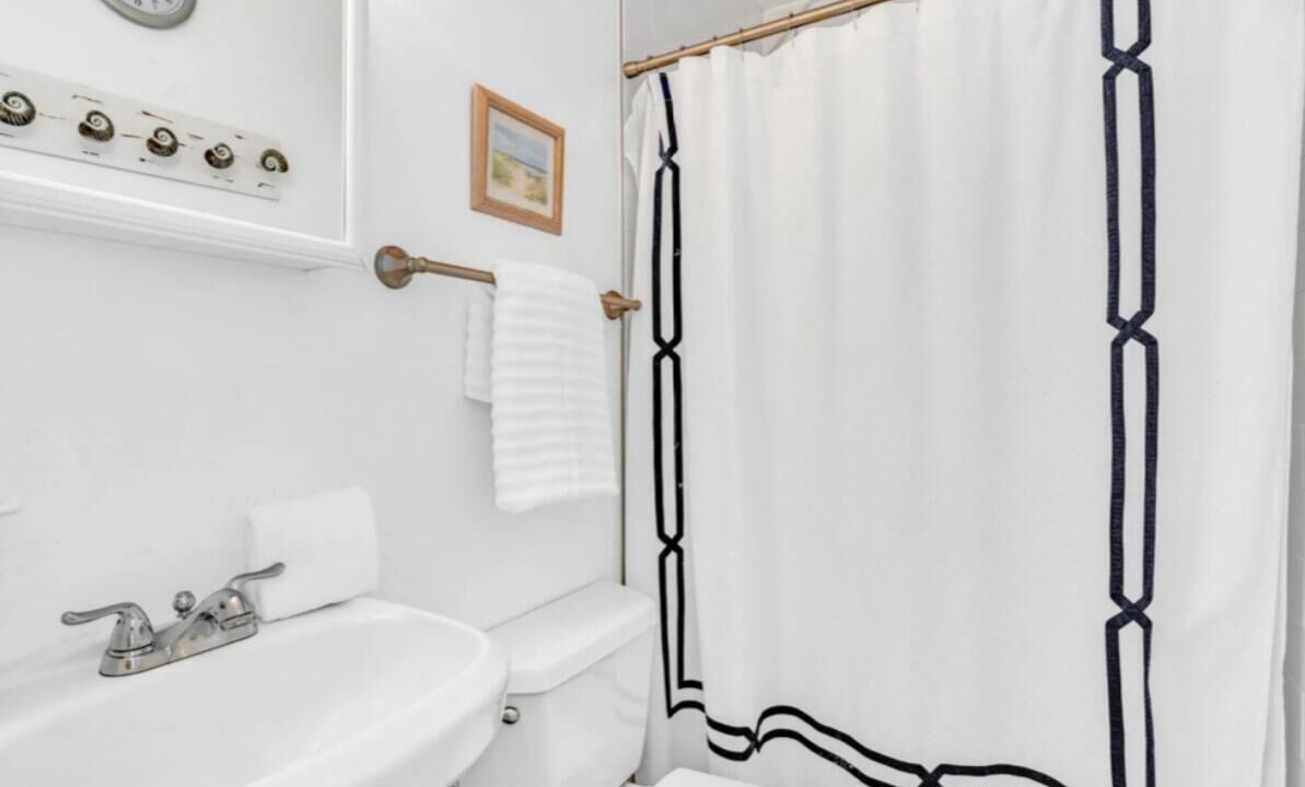 Photo of Bathroom in Marathon