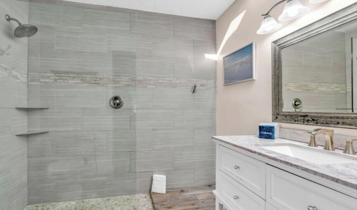 Photo of Bathroom in Marathon