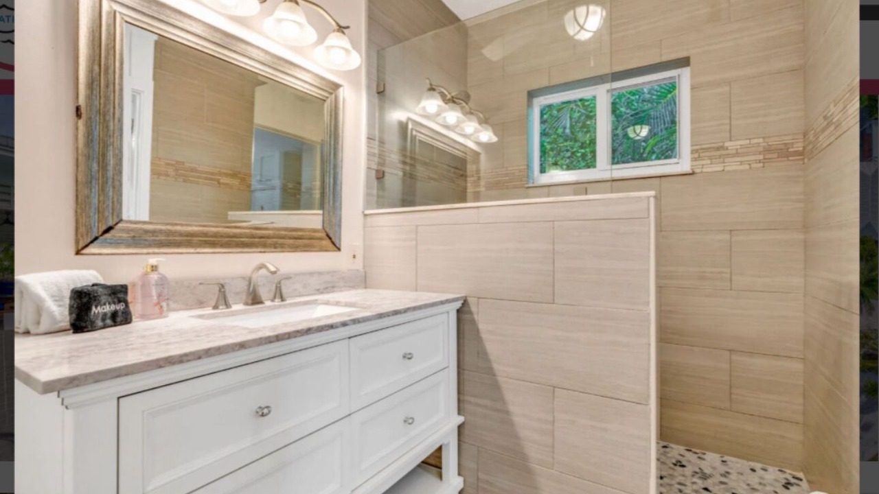 Photo of Bathroom in Marathon