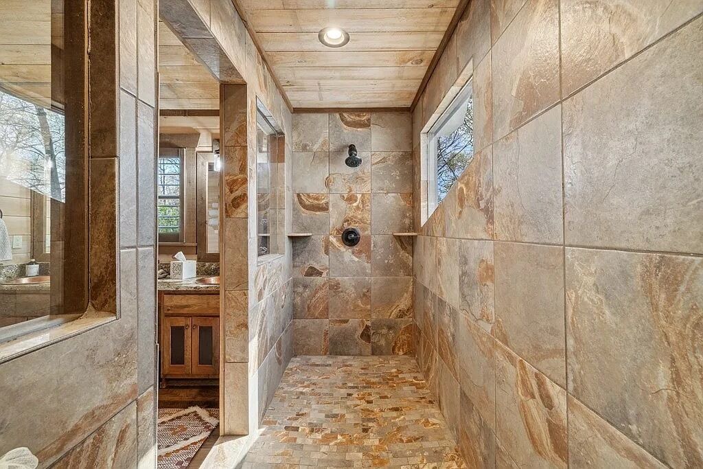 Photo of Bathroom in Cherry Log