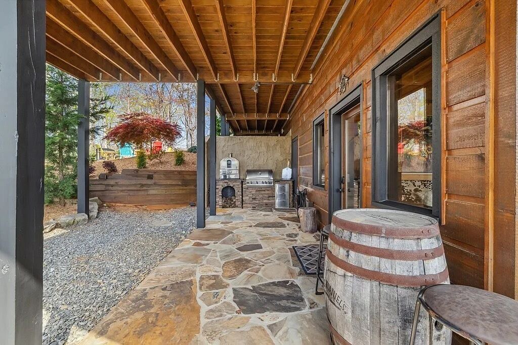 Photo of Patio Balcony in Cherry Log