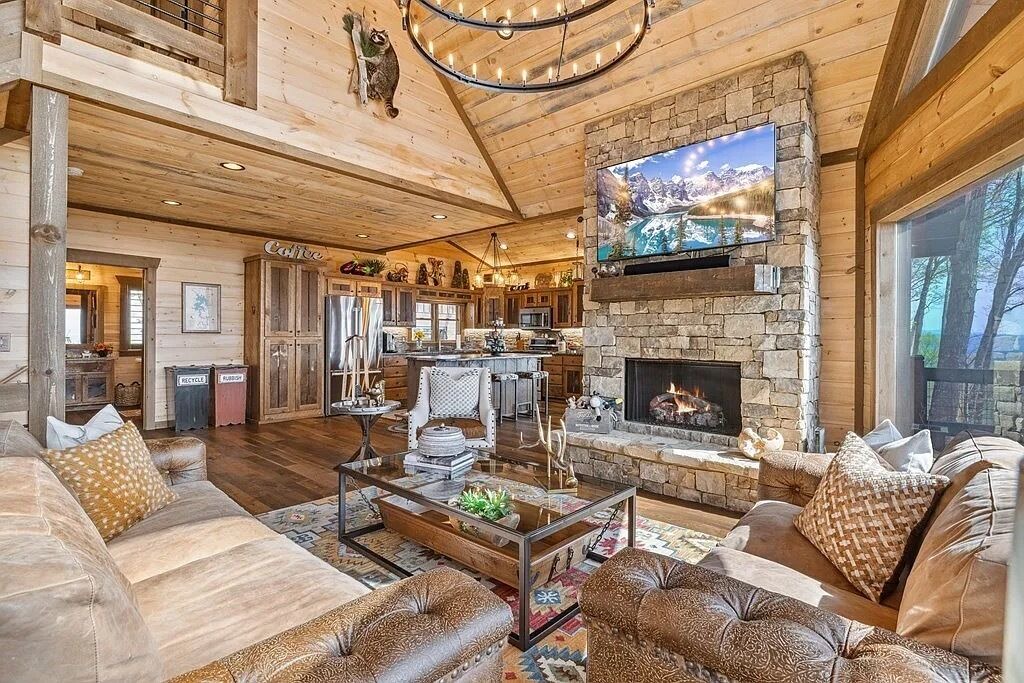 Photo of Livingroom in Cherry Log