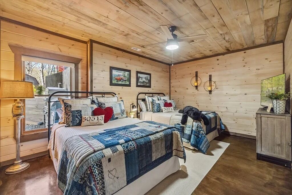 Photo of Bedroom in Cherry Log