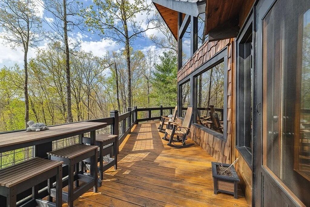 Photo of Outdoor in Cherry Log