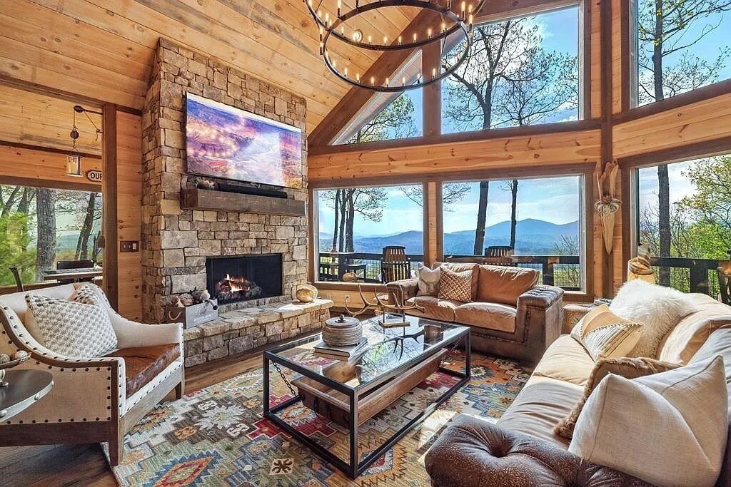 Photo of Livingroom in Cherry Log