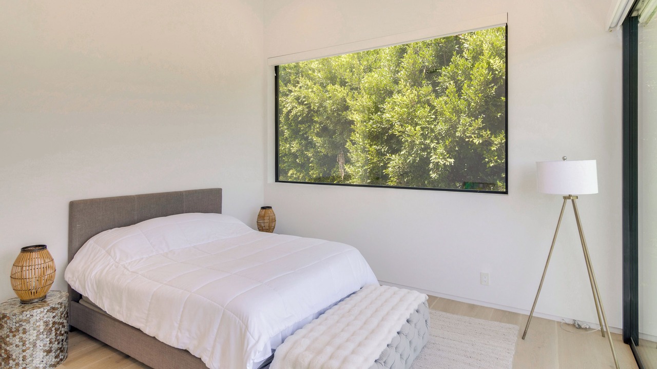 Photo of Patio Balcony in Central Malibu