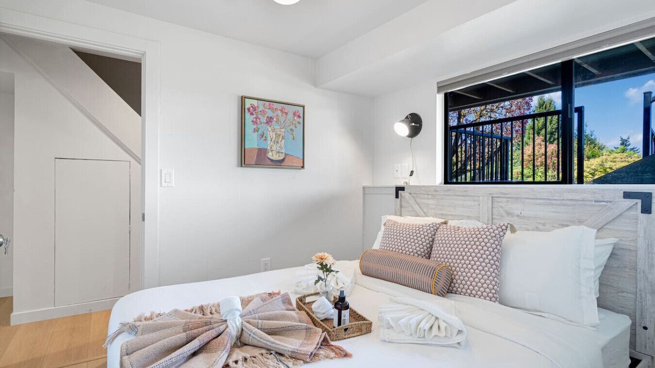 Photo of Bedroom in Bryn Mawr-Skyway