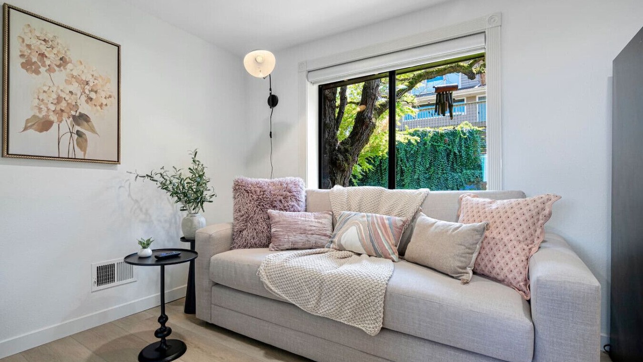 Photo of Livingroom in Bryn Mawr-Skyway
