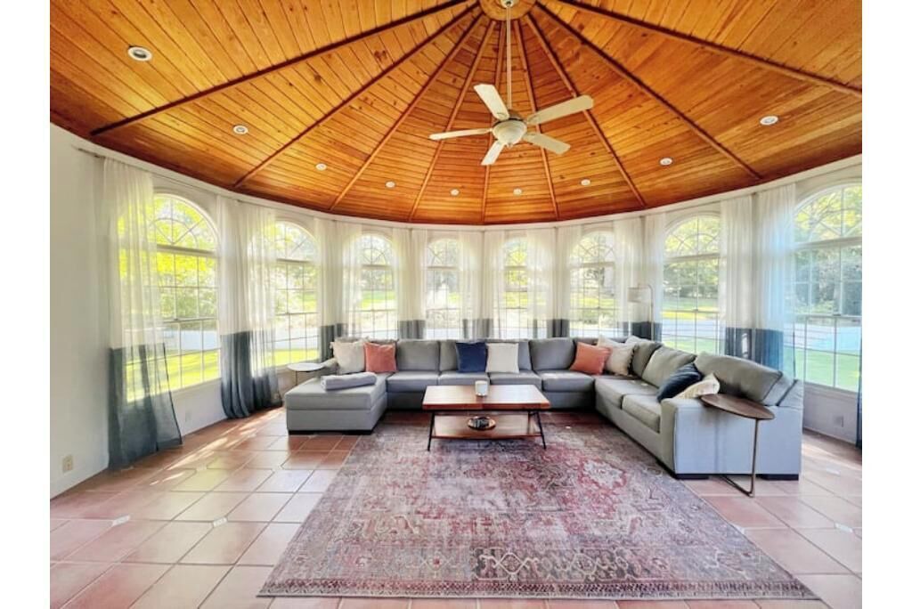 Photo of Livingroom in Greenville - Spartanburg