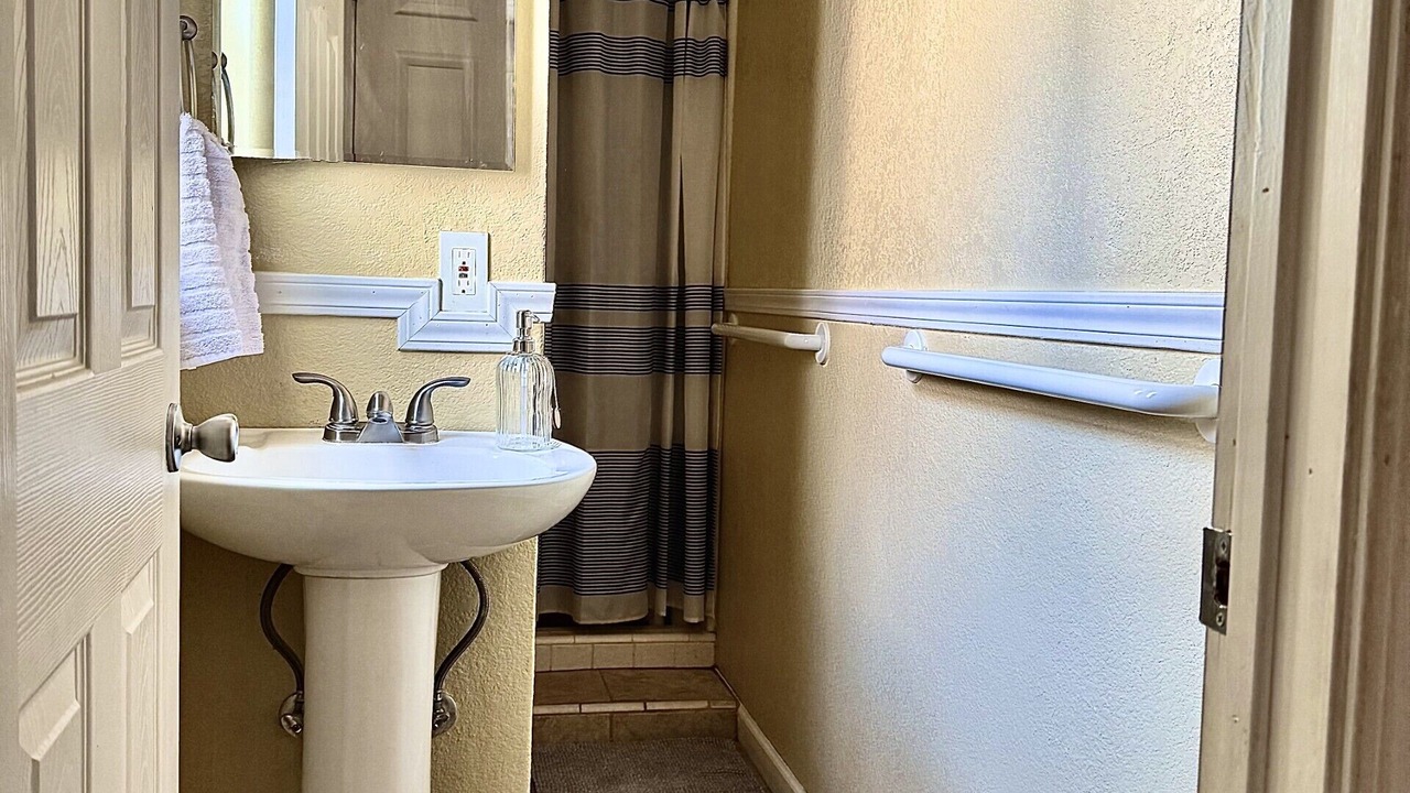 Photo of Bathroom in Arden-Arcade