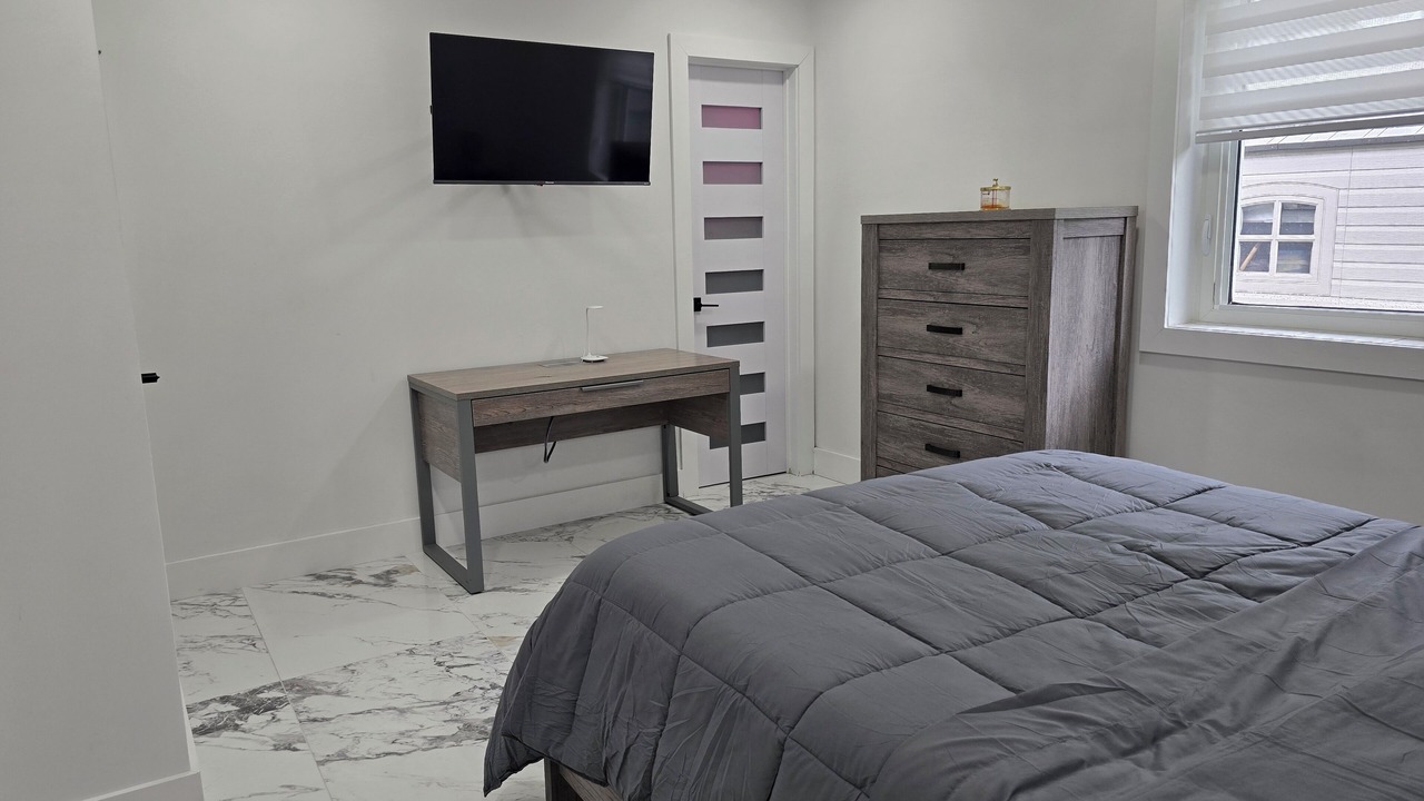 Photo of Bedroom in Golden Glades