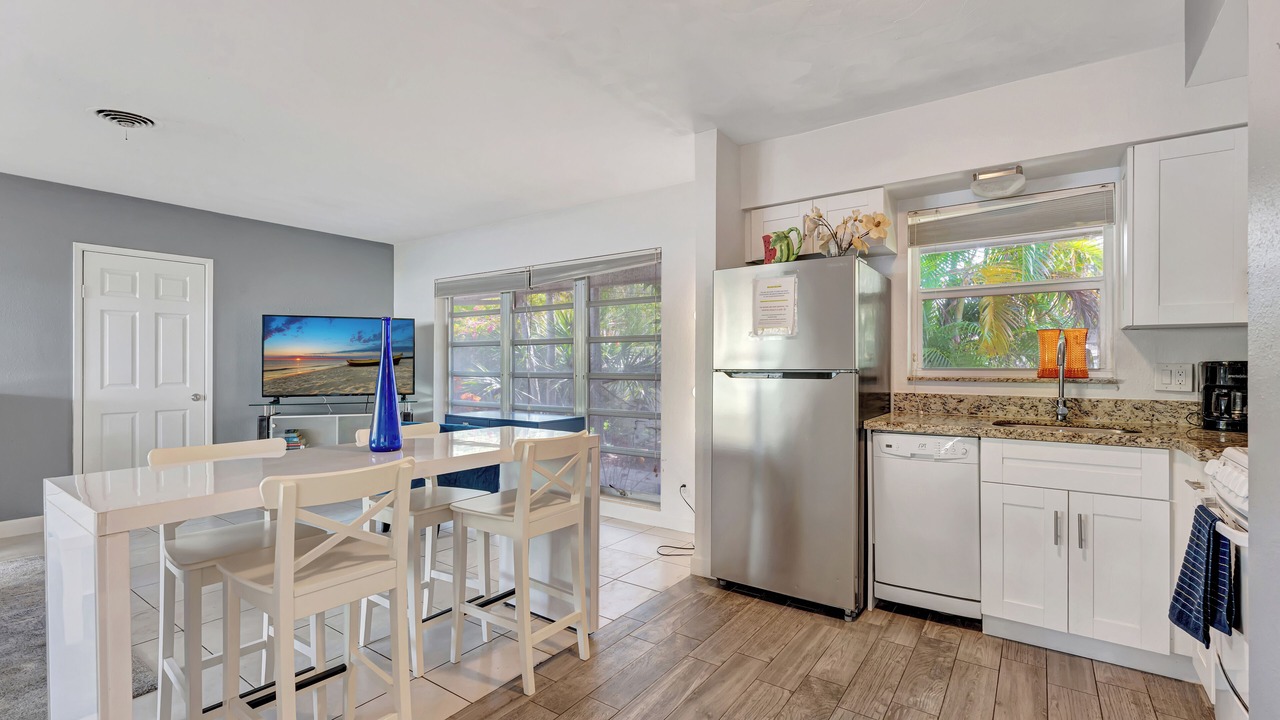Photo of Kitchen in Lauderdale Beach