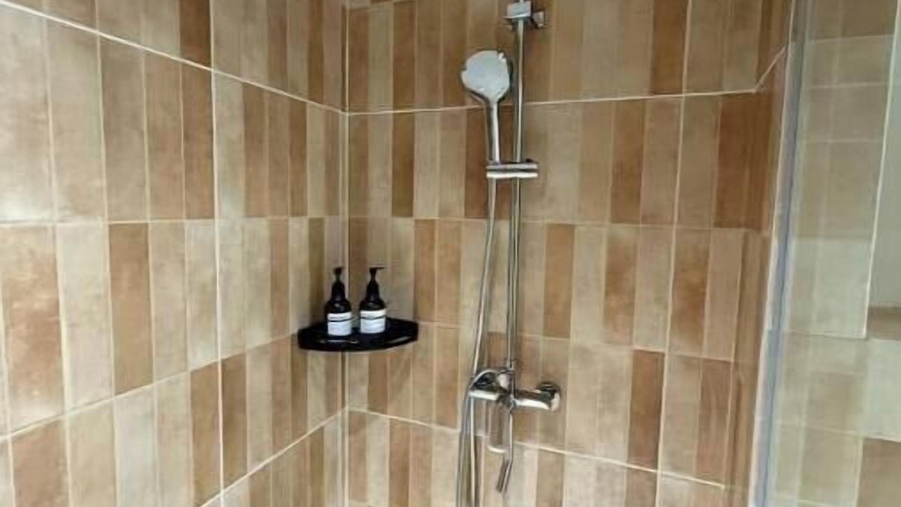 Photo of Bathroom in Van Mieu