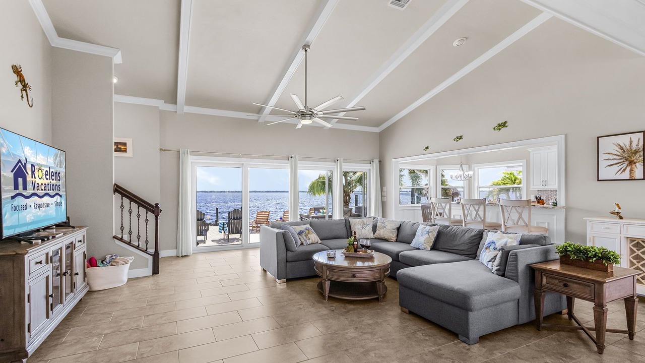Photo of Livingroom in Caloosahatchee