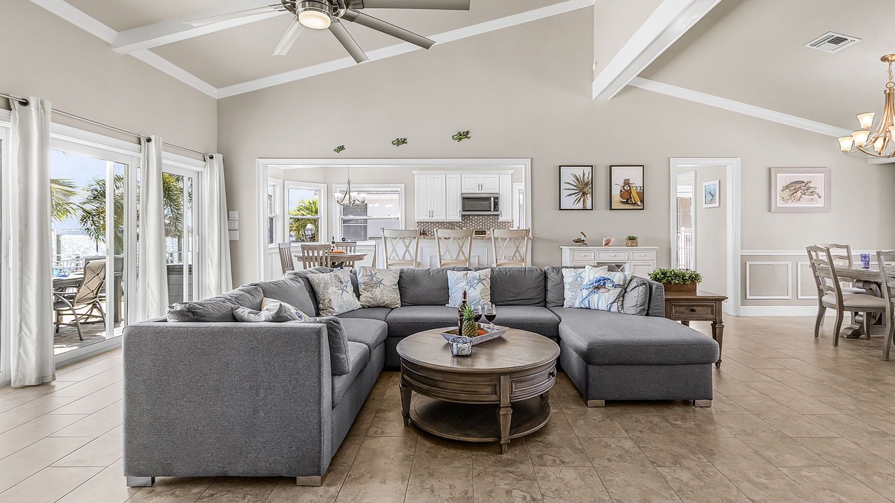 Photo of Livingroom in Caloosahatchee