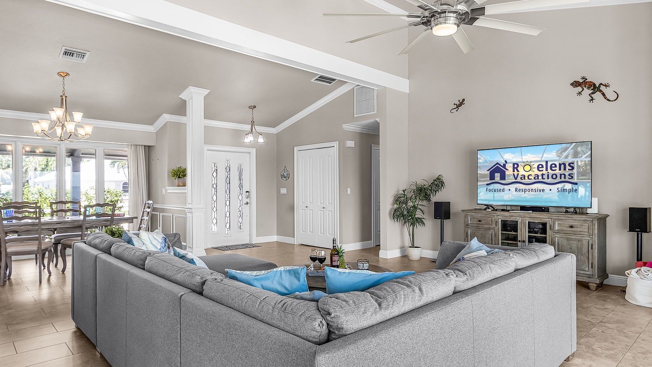 Photo of Livingroom in Caloosahatchee