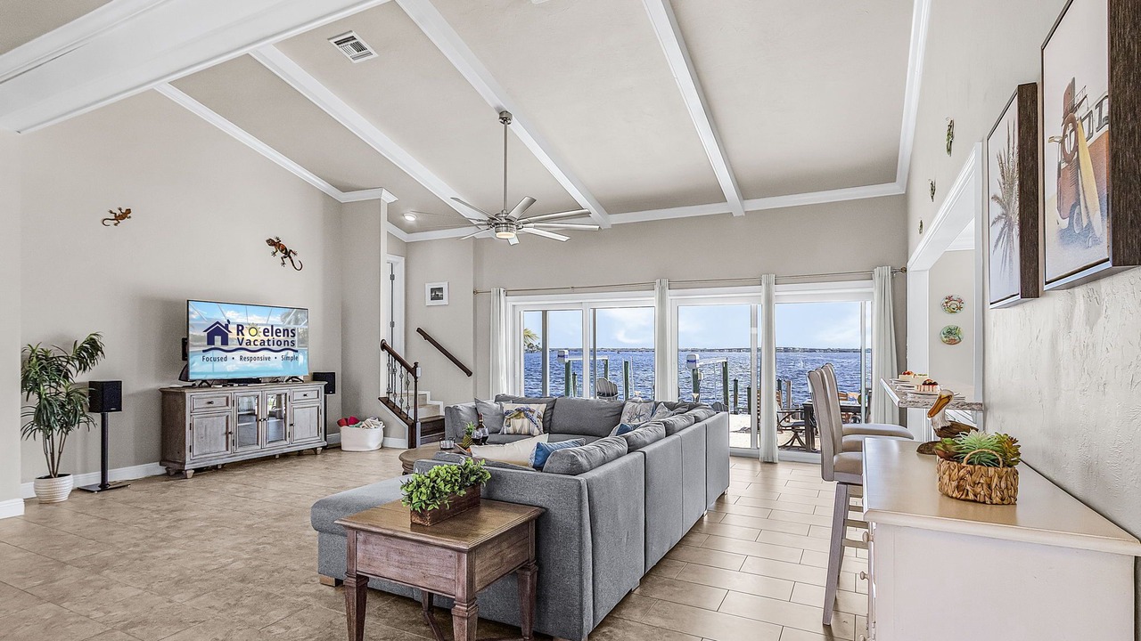 Photo of Livingroom in Caloosahatchee