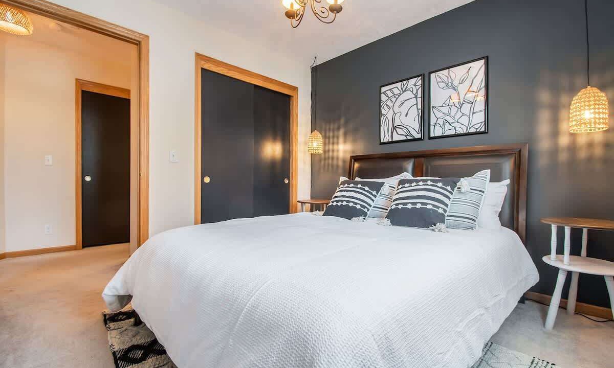 Photo of Bedroom in Aksarben - Elmwood Park