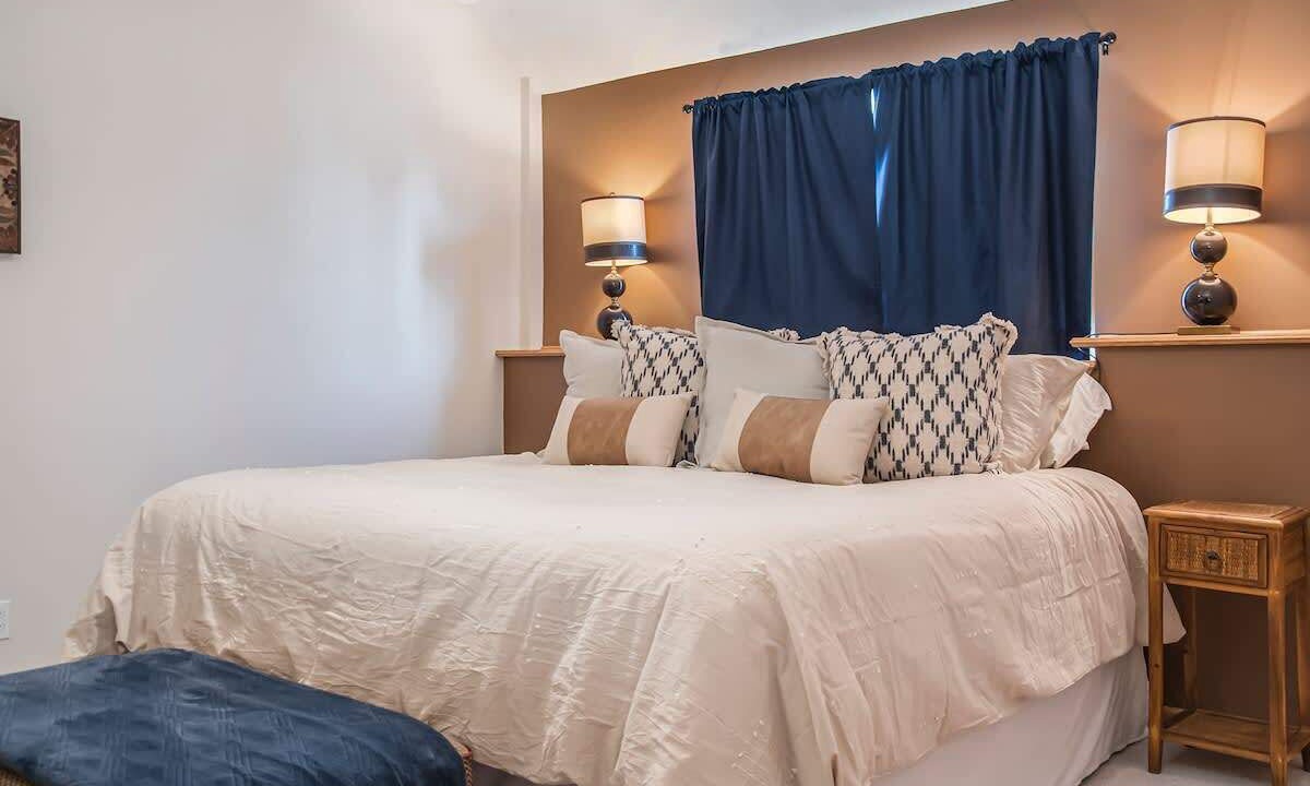 Photo of Bedroom in Aksarben - Elmwood Park