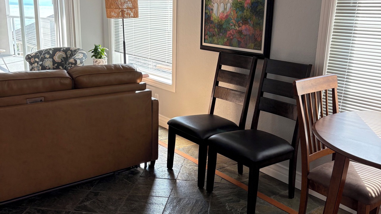 Photo of Livingroom in Campbell River