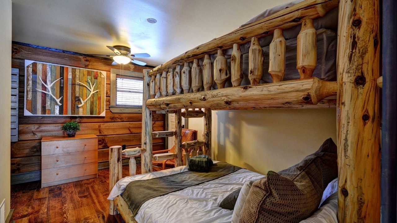 Photo of Bedroom in Eagle Lake