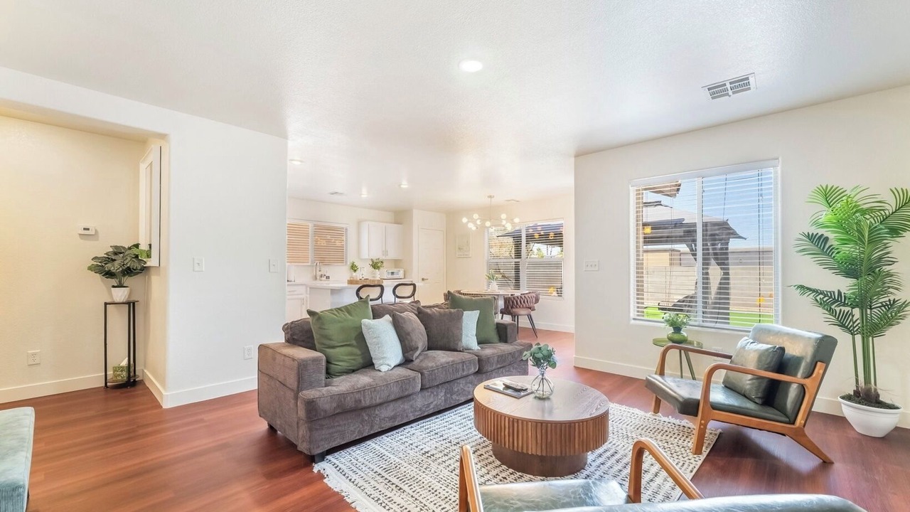 Photo of Livingroom in Silverado Ranch