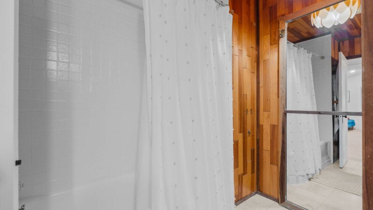 Photo of Bathroom in Lexington Hills