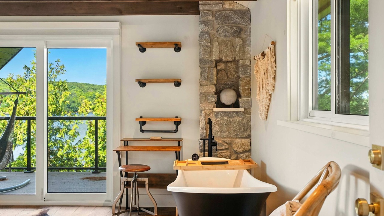 Photo of Bathroom in Baysville