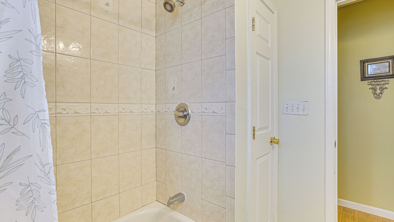 Photo of Bathroom in Little Woods
