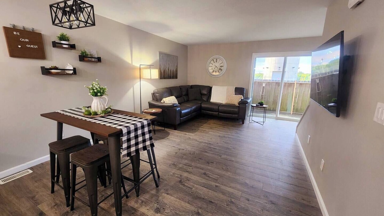Photo of Livingroom in Newton