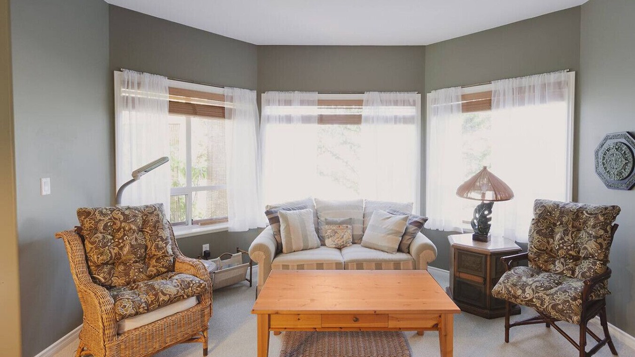 Photo of Livingroom in North Cowichan