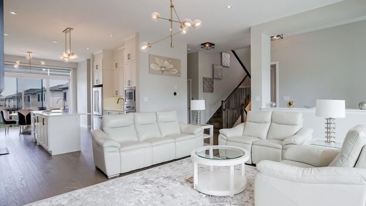 Photo of Livingroom in Bowmanville
