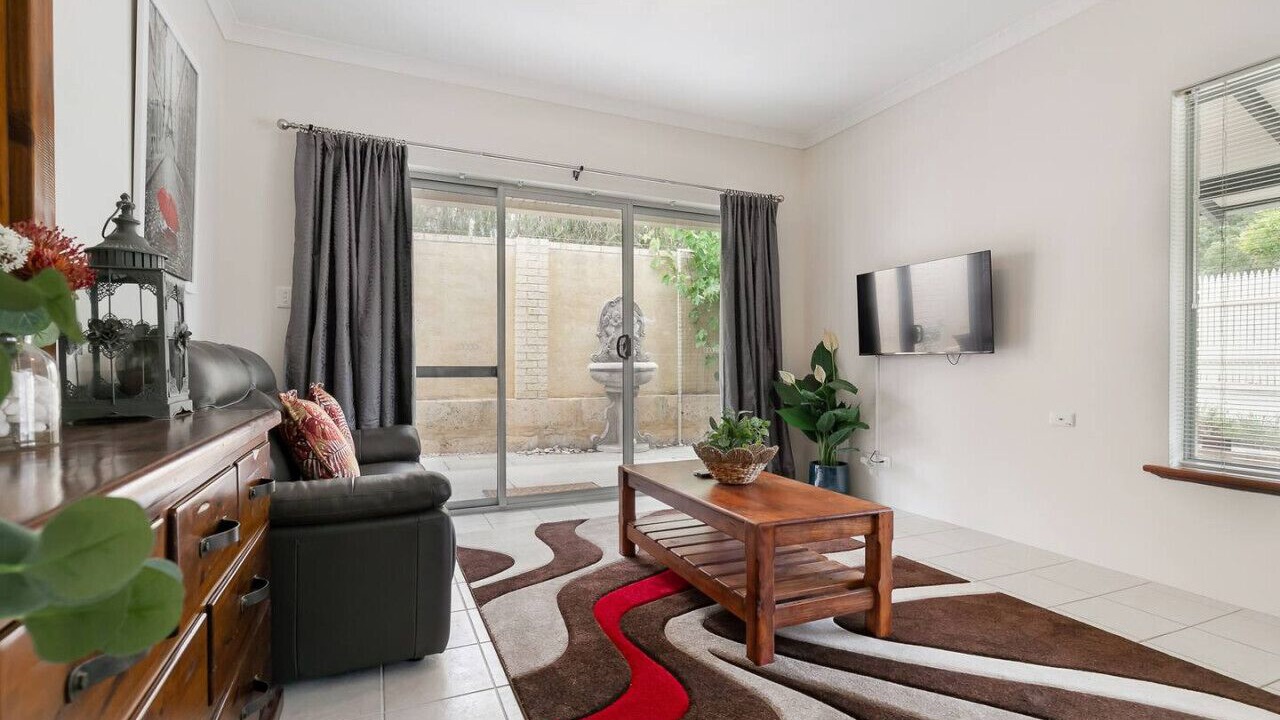 Photo of Livingroom in Connolly