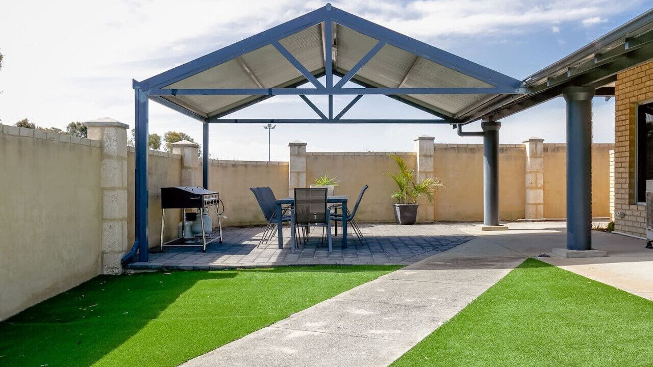 Photo of Outdoor in Connolly