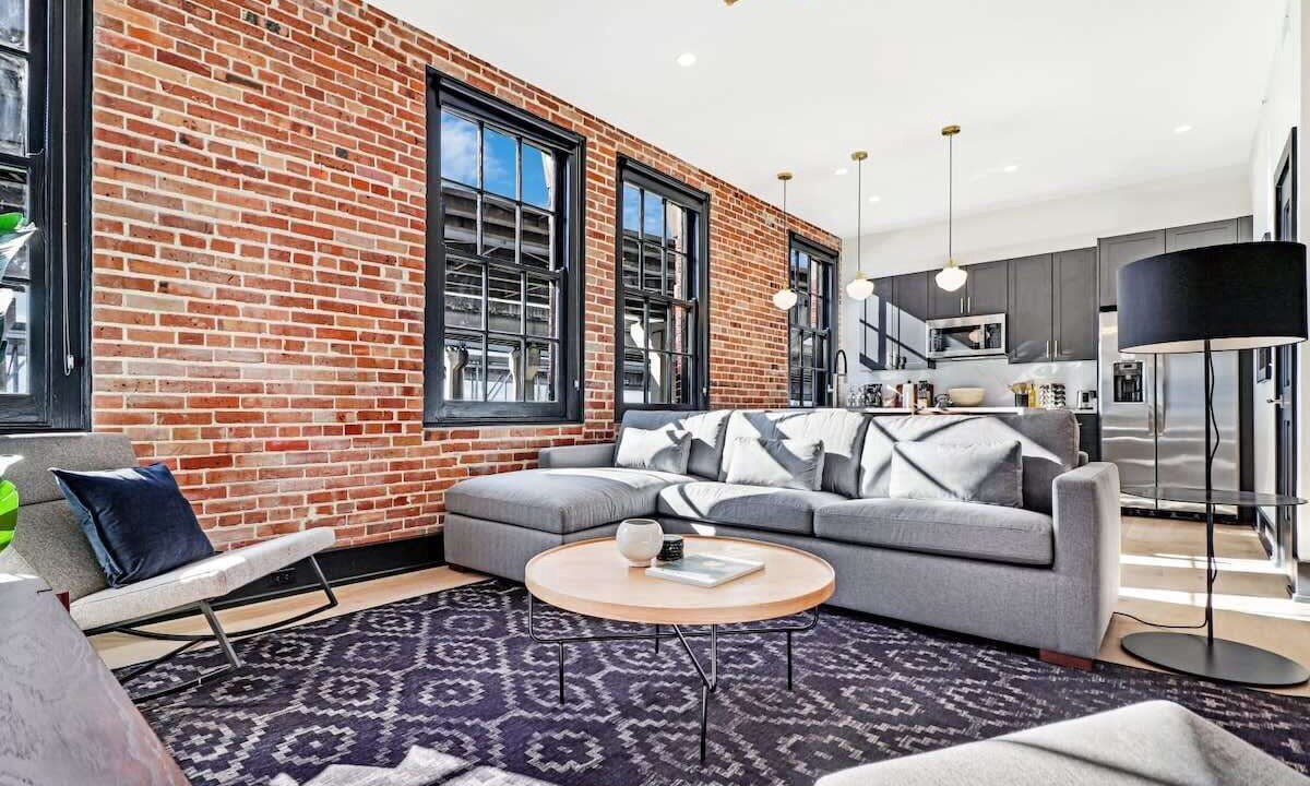 Photo of Livingroom in Arts/Warehouse District
